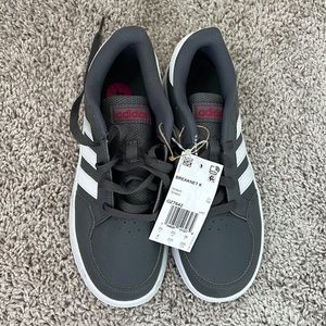 Adidas tennis shoes- Breaknet